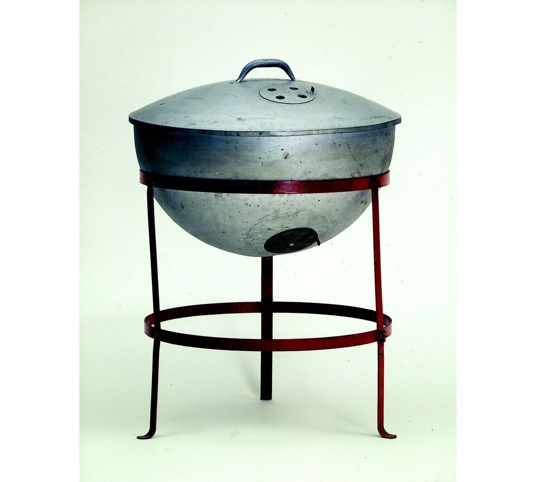 1952_original_kettle_Weber_Source_Smithsonian